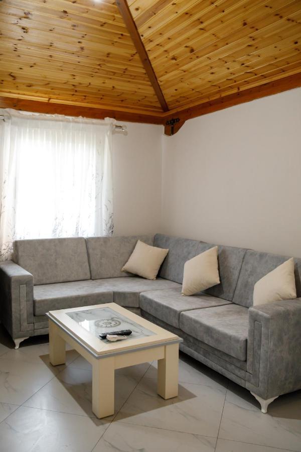 Logli Apartments Gjirokastra Kültér fotó