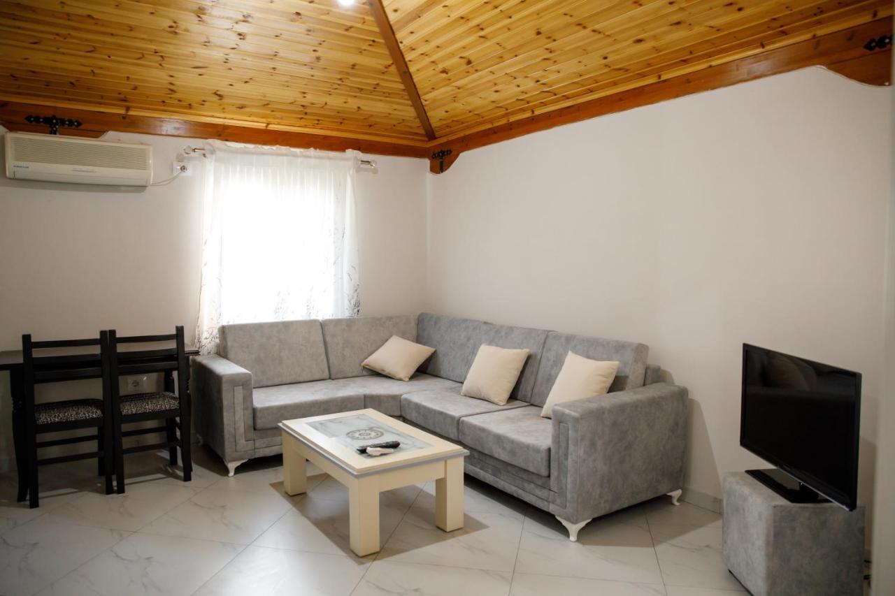 Logli Apartments Gjirokastra Kültér fotó